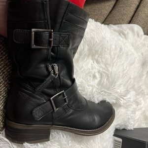 Clarks black leather boots size 7 1/2 M